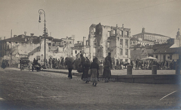 Udine dopo l'invasione. Piazza XX Settembre.jpg